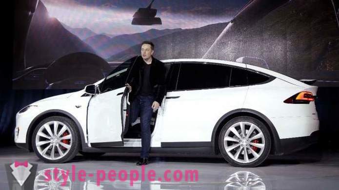 Autod garaaži Elon Musk