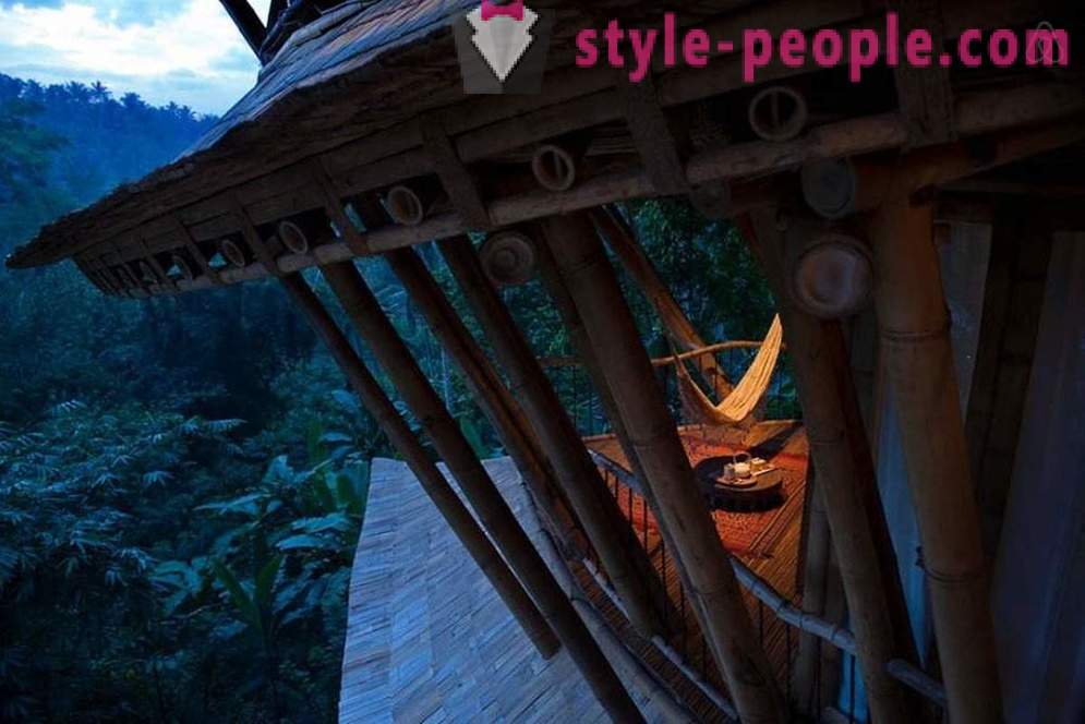 Ta loobuda oma tööd, läks Bali ja ehitatud luksuslik maja bambusest
