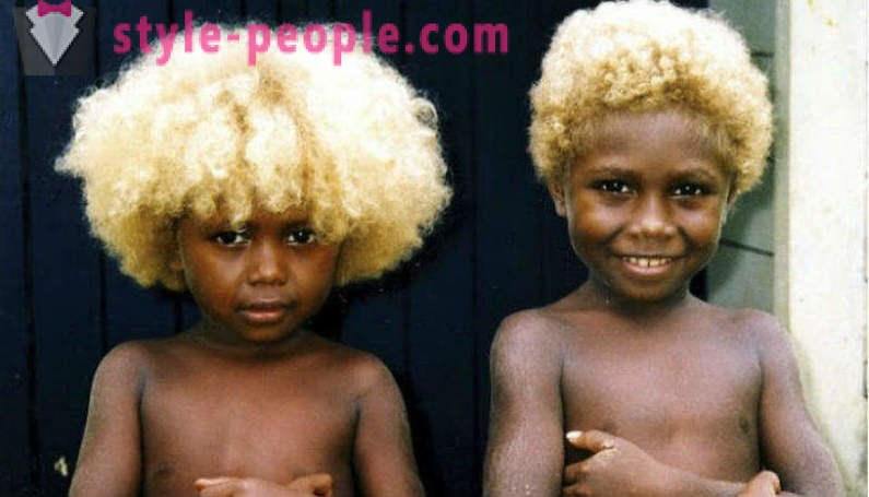 Lugu musta elanike Melaneesia heledad juuksed
