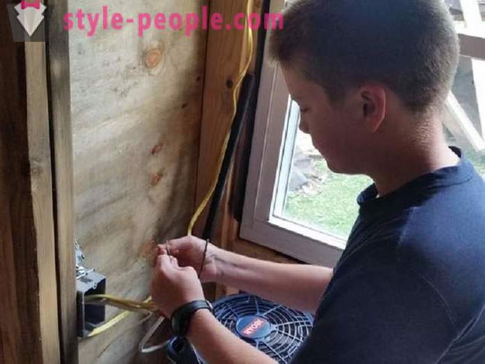 13-aastane poiss ehitas ise maja