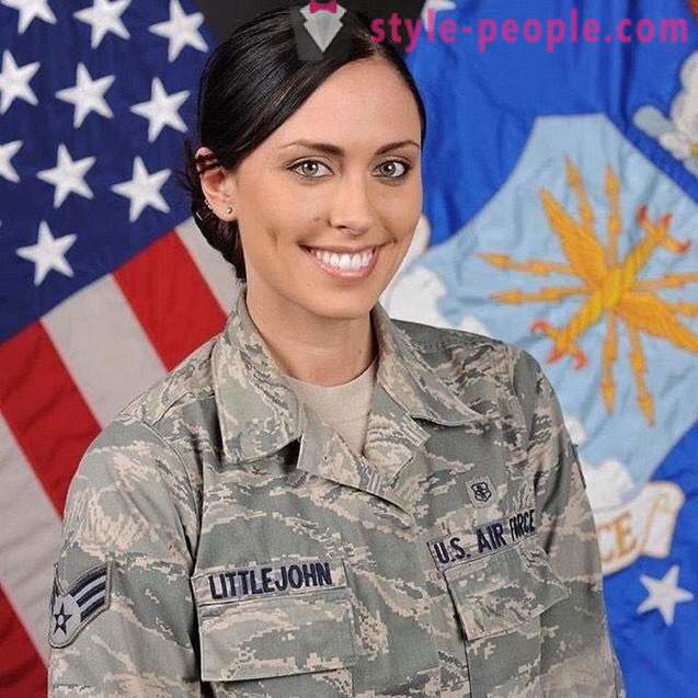 Kerissa Littlejohn - liikmed US Air Force, mis on professionaalne mudel ja on magistrikraad
