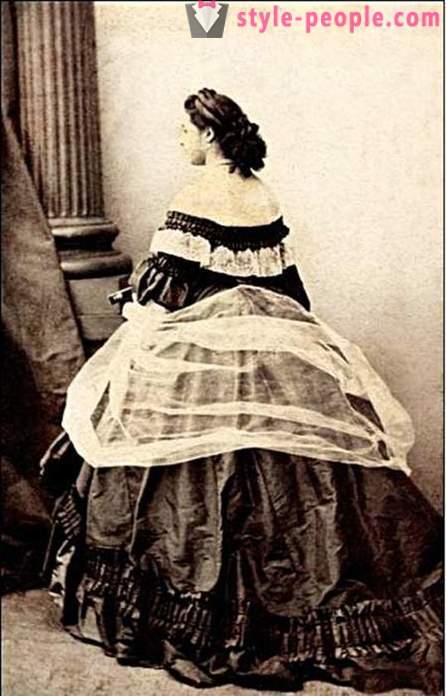 Alates tütar kohandatud, et krahvinna: kolmest abielust kuulsaim kurtisaan XIX sajandi