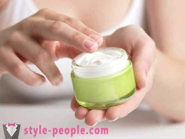 Kuidas valida näokreem kuivale nahale: nõuandeid ja ülevaateid kosmeetikud