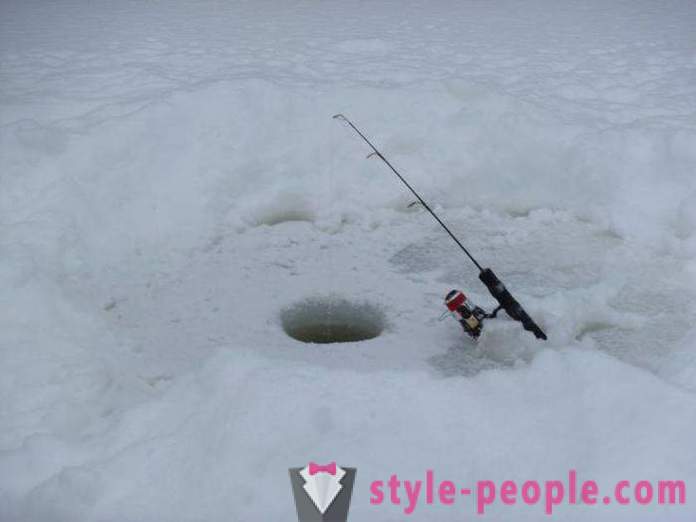 Tegeleb talvel kalapüüki. Erinevaid võimalusi
