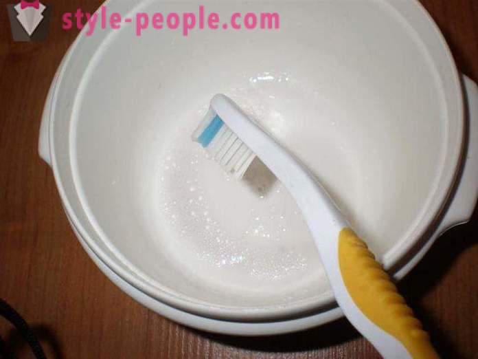 Nagu kodus valgendada oma küüned? Kuidas kergendada oma küüned vannid ja hambapasta?
