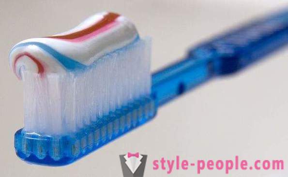 Nagu kodus valgendada oma küüned? Kuidas kergendada oma küüned vannid ja hambapasta?